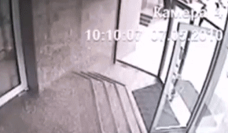 fail-gif-door_zps63508ee5.gif