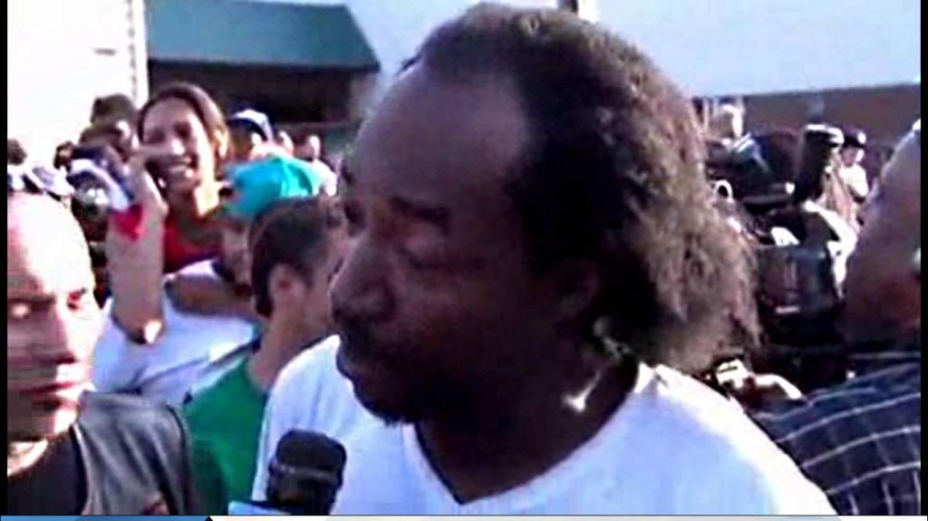 Neighbor Charles Ramsey tells of role in discovery of missing women photo NeighborCharlesRamseytellsofroleindiscoveryofmissingwomen_zps95fff606.jpg
